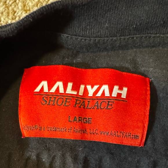 Black Long Sleeve Graphic Aaliyah Shoe Palace Music Conert Tee size L crew neck - Picture 6 of 9
